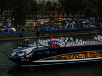 The boat carrying the Dutch Olympic team is sailing down the Seine on a boat called Le Paris, during the opening ceremony of the Paris 2024...