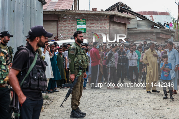 Security forces are near the site where 4 people are dying due to a mysterious explosion in Sopore District, Baramulla, Jammu and Kashmir, I...