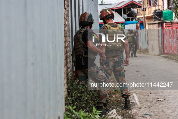 Security forces are near the site where 4 people are dying due to a mysterious explosion in Sopore District, Baramulla, Jammu and Kashmir, I...