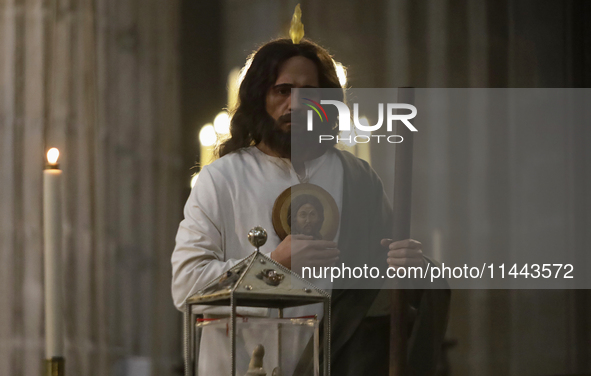 I am viewing the relics of St. Jude Thaddeus inside the Metropolitan Cathedral in Mexico City, Mexico, on a work carried out jointly by the...