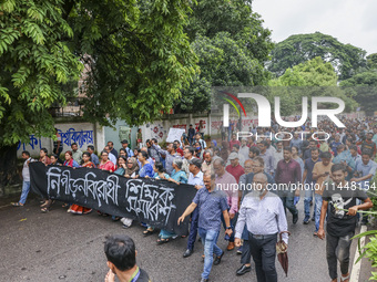 University teachers are marching under a united front 'Anti-Repression Teachers' to demand justice for victims arrested and killed in the re...