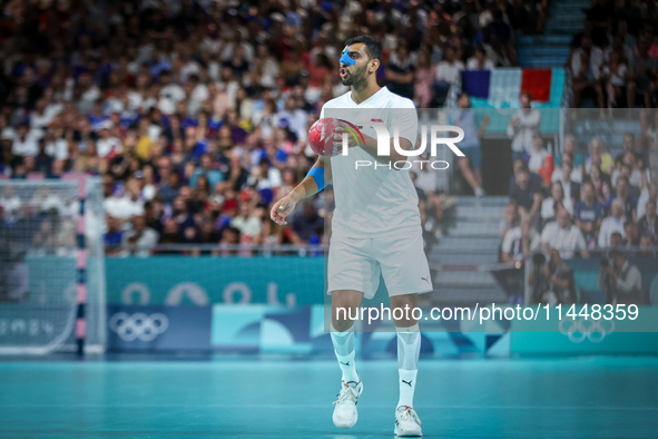 Seif ELDERAA of the Egypt Team is playing during the men's Handball Preliminary Round - Group B match between France and Egypt in Paris, Fra...