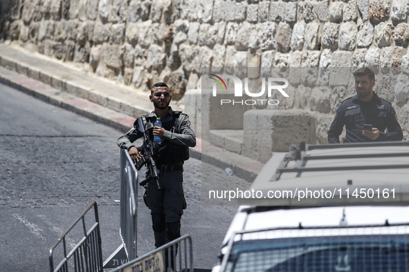 Israeli police forces are preventing Palestinian worshippers from reaching the Al-Aqsa Mosque for Friday prayers, following concerns from th...