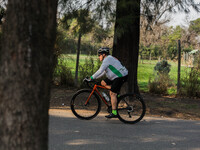 People are taking advantage of the weather to go out, exercise, and engage in outdoor activities in Buenos Aires, Argentina, on August 2, 20...