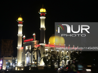 Palayam Juma Masjid (commonly known as the Palayam Pally of Trivandrum) is being illuminated at night during Ramadan in Thiruvananthapuram (...