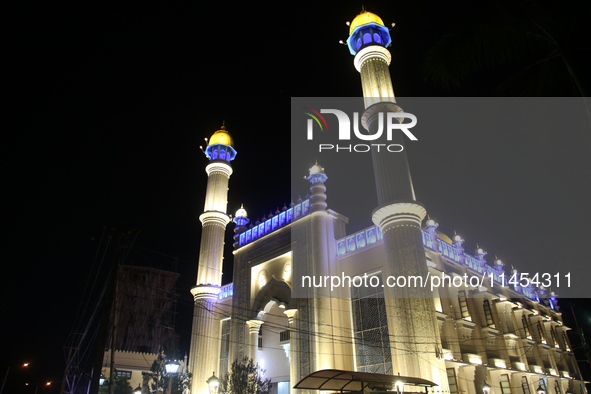 Palayam Juma Masjid (commonly known as the Palayam Pally of Trivandrum) is being illuminated at night during Ramadan in Thiruvananthapuram (...