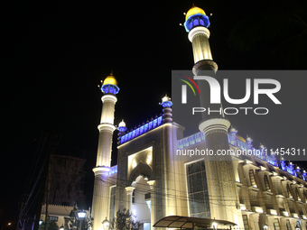 Palayam Juma Masjid (commonly known as the Palayam Pally of Trivandrum) is being illuminated at night during Ramadan in Thiruvananthapuram (...