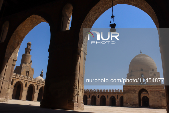 The mosque of Ibn Tulun is being commissioned by Ahmad Ibn Tulun, 'Abbasid governor of Egypt. Construction is beginning in 263 AH/876 AD and...