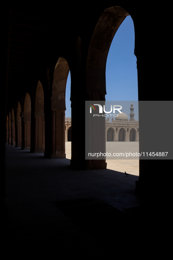 The mosque of Ibn Tulun is being commissioned by Ahmad Ibn Tulun, 'Abbasid governor of Egypt. Construction is beginning in 263 AH/876 AD and...