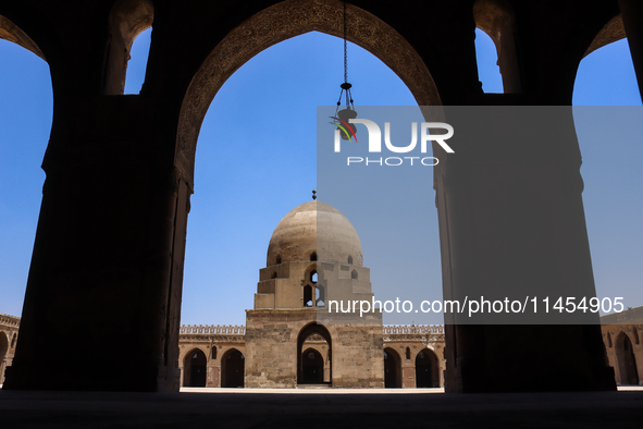 The mosque of Ibn Tulun is being commissioned by Ahmad Ibn Tulun, 'Abbasid governor of Egypt. Construction is beginning in 263 AH/876 AD and...