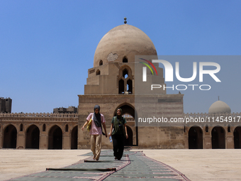 The mosque of Ibn Tulun is being commissioned by Ahmad Ibn Tulun, 'Abbasid governor of Egypt. Construction is beginning in 263 AH/876 AD and...