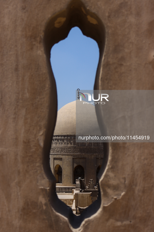 The mosque of Ibn Tulun is being commissioned by Ahmad Ibn Tulun, 'Abbasid governor of Egypt. Construction is beginning in 263 AH/876 AD and...