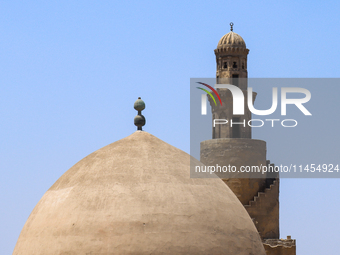 The mosque of Ibn Tulun is being commissioned by Ahmad Ibn Tulun, 'Abbasid governor of Egypt. Construction is beginning in 263 AH/876 AD and...