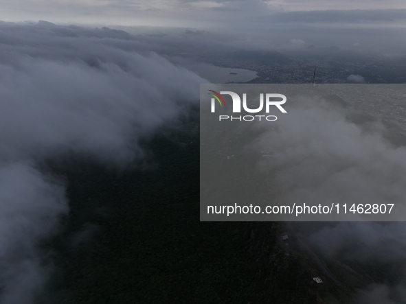 Clouds Hover Over The Mountains During The Monsoon Rain Season In Ajmer, India On 08 August 2024.