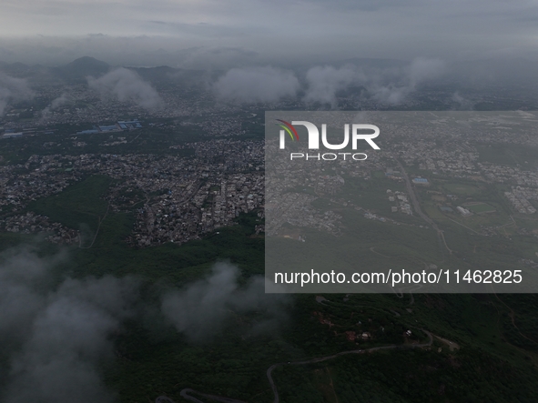 Clouds Hover Over The Mountains During The Monsoon Rain Season In Ajmer, India On 08 August 2024.