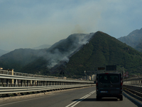 A large forest fire is breaking out on Sunday afternoon on Monte Pendolo, between the municipalities of Gragnano and Pimonte in the Naples a...