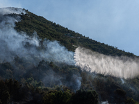 A large forest fire is breaking out on Sunday afternoon on Monte Pendolo, between the municipalities of Gragnano and Pimonte in the Naples a...