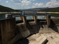 With the release of the last 2 million cubic meters of water still available for irrigation use, the Occhito dam, the largest artificial res...