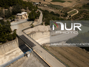 With the release of the last 2 million cubic meters of water still available for irrigation use, the Occhito dam, the largest artificial res...