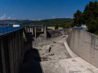 With the release of the last 2 million cubic meters of water still available for irrigation use, the Occhito dam, the largest artificial res...