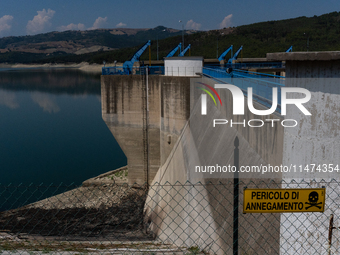 With the release of the last 2 million cubic meters of water still available for irrigation use, the Occhito dam, the largest artificial res...