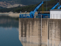 With the release of the last 2 million cubic meters of water still available for irrigation use, the Occhito dam, the largest artificial res...