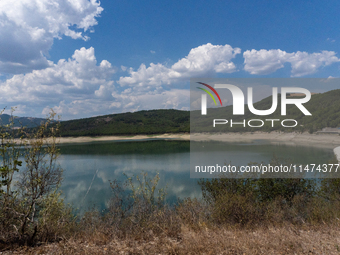 With the release of the last 2 million cubic meters of water still available for irrigation use, the Occhito dam, the largest artificial res...