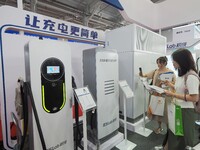 Visitors are visiting the ''high-power liquid-cooled charging and discharging terminal'' at the 2024 Beijing International Charging Pile and...