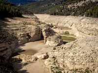 The Ulldecona reservoir in southern Catalonia, 2 hours from Barcelona, is being well below 1% of its water capacity. Despite the rains of re...