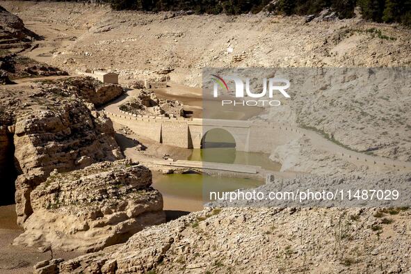 The Ulldecona reservoir in southern Catalonia, 2 hours from Barcelona, is being well below 1% of its water capacity. Despite the rains of re...