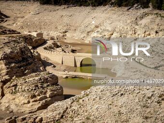 The Ulldecona reservoir in southern Catalonia, 2 hours from Barcelona, is being well below 1% of its water capacity. Despite the rains of re...