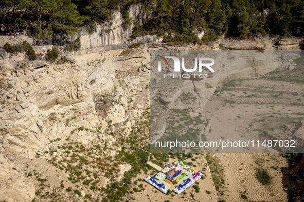 The Ulldecona reservoir in southern Catalonia, 2 hours from Barcelona, is being well below 1% of its water capacity. Despite the rains of re...