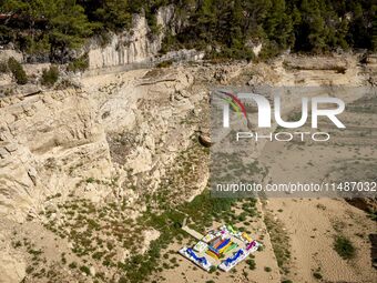 The Ulldecona reservoir in southern Catalonia, 2 hours from Barcelona, is being well below 1% of its water capacity. Despite the rains of re...