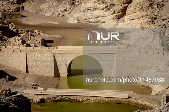 The Ulldecona reservoir in southern Catalonia, 2 hours from Barcelona, is being well below 1% of its water capacity. Despite the rains of re...