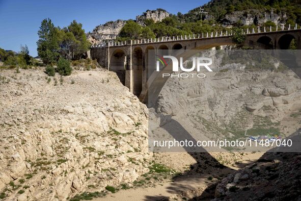 The Ulldecona reservoir in southern Catalonia, 2 hours from Barcelona, is being well below 1% of its water capacity. Despite the rains of re...