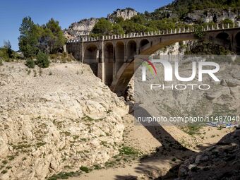 The Ulldecona reservoir in southern Catalonia, 2 hours from Barcelona, is being well below 1% of its water capacity. Despite the rains of re...