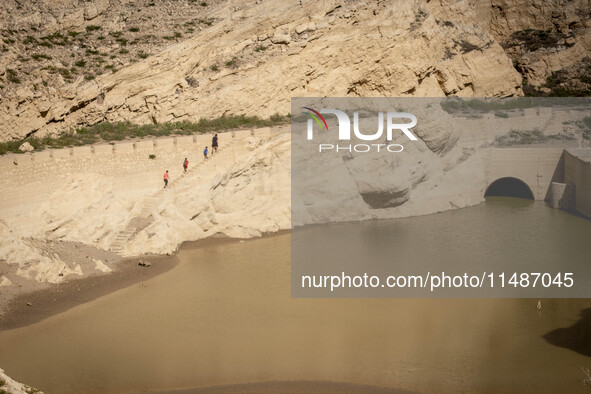 The Ulldecona reservoir in southern Catalonia, 2 hours from Barcelona, is being well below 1% of its water capacity. Despite the rains of re...