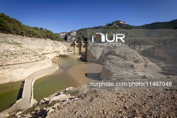 The Ulldecona reservoir in southern Catalonia, 2 hours from Barcelona, is being well below 1% of its water capacity. Despite the rains of re...