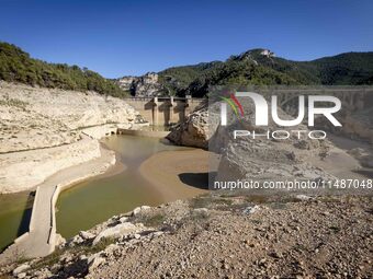 The Ulldecona reservoir in southern Catalonia, 2 hours from Barcelona, is being well below 1% of its water capacity. Despite the rains of re...