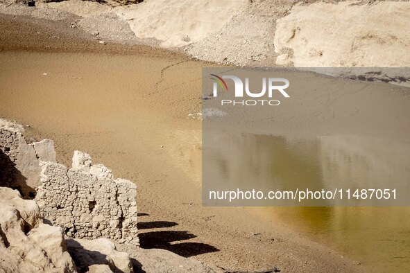 The Ulldecona reservoir in southern Catalonia, 2 hours from Barcelona, is being well below 1% of its water capacity. Despite the rains of re...