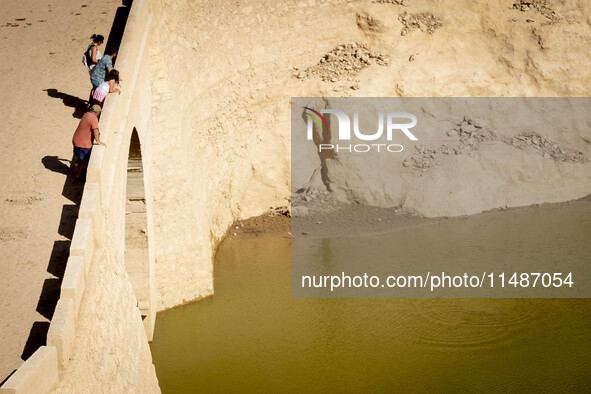 The Ulldecona reservoir in southern Catalonia, 2 hours from Barcelona, is being well below 1% of its water capacity. Despite the rains of re...