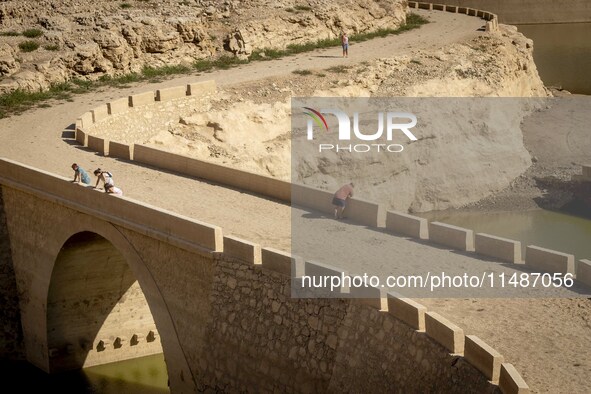 The Ulldecona reservoir in southern Catalonia, 2 hours from Barcelona, is being well below 1% of its water capacity. Despite the rains of re...