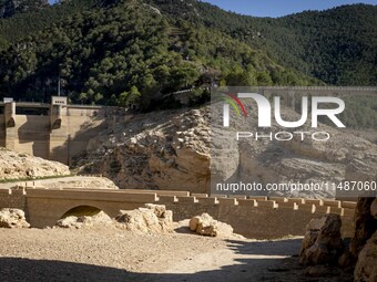 The Ulldecona reservoir in southern Catalonia, 2 hours from Barcelona, is being well below 1% of its water capacity. Despite the rains of re...