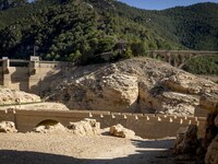 The Ulldecona reservoir in southern Catalonia, 2 hours from Barcelona, is being well below 1% of its water capacity. Despite the rains of re...