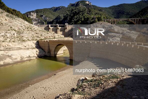 The Ulldecona reservoir in southern Catalonia, 2 hours from Barcelona, is being well below 1% of its water capacity. Despite the rains of re...