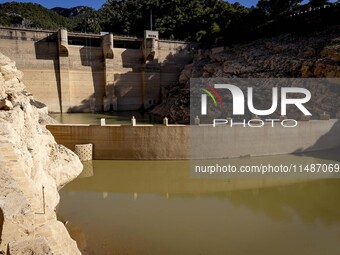 The Ulldecona reservoir in southern Catalonia, 2 hours from Barcelona, is being well below 1% of its water capacity. Despite the rains of re...