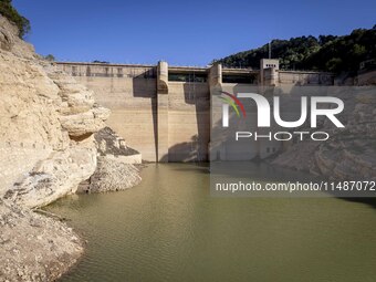 The Ulldecona reservoir in southern Catalonia, 2 hours from Barcelona, is being well below 1% of its water capacity. Despite the rains of re...