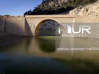 The Ulldecona reservoir in southern Catalonia, 2 hours from Barcelona, is being well below 1% of its water capacity. Despite the rains of re...