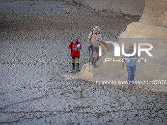 The Ulldecona reservoir in southern Catalonia, 2 hours from Barcelona, is being well below 1% of its water capacity. Despite the rains of re...