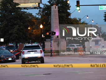 Police are involved in a shooting that is leaving one suspect dead and two victims critically wounded by the suspect shooting at them in Chi...